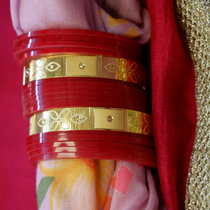 Traditional gold look bangle