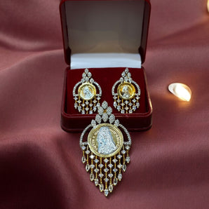 Aanandita gold victoria pendent set