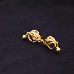 Aanandita Golden Flora Earring