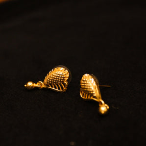 Aanandita Golden Heart Shape Stud