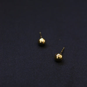 Aanandita Simple Beautiful Gold Ball Studs