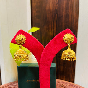 Aanandita gold big jhumki earring