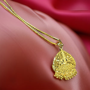 Aanandita Drop Shape Chain Pendent