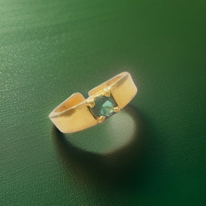 Aanandita Golden Green Adjustable Ring