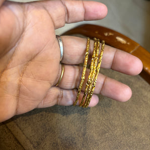 Aanandita Golden 4 pc Chooda