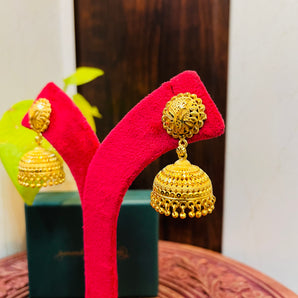 Aanandita gold big jhumki earring