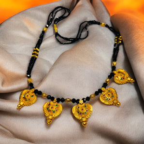 Aanandita Panchali Short mangalsutra