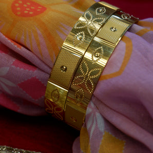 Traditional gold look bangle