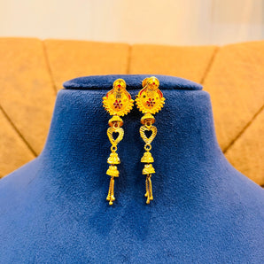 Aanandita Golden Designer Earring in screw