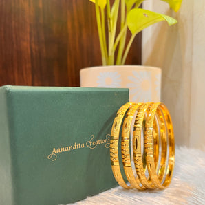 Aanandita Golden High Quality 4 pc beautiful Bangle