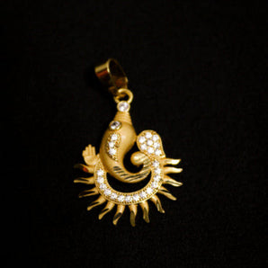 Aanandita Golden Diamond Set Pendent