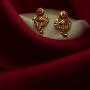 Aanandita gold awesome tops earring