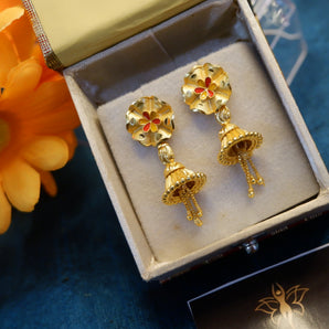 Golden flower earring