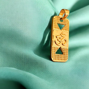 Aanandita Golden High Quality om Gold Pendent Chain