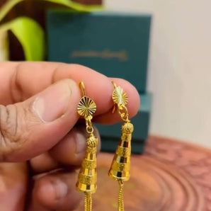 Aanandita gold kanti earring