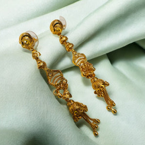 Aanandita Golden Designer Earring in screw