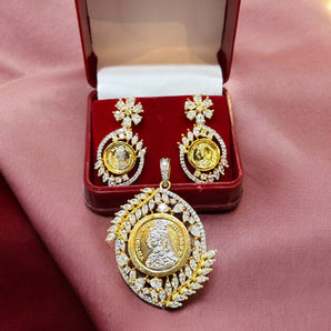 Aanandita gold victoria pendent set