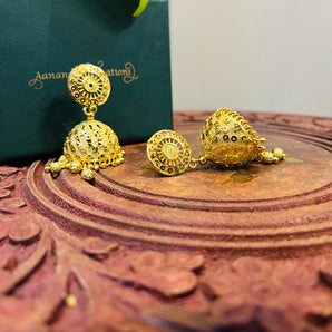 Aanandita gold syroski jhumki earring