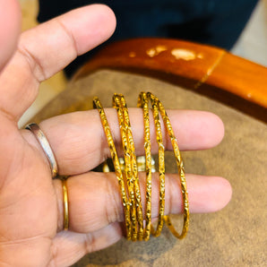Aanandita Golden 6 pc Chooda