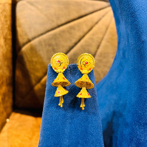 Aanandita Golden Designer Earring in screw