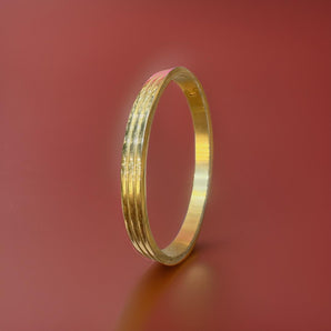 Aanandita Golden Mens Bracelet In Simple Design