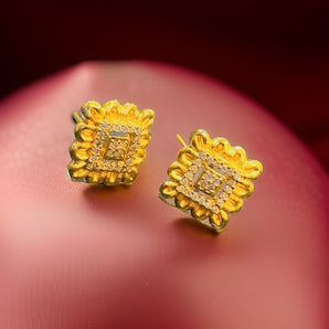 Aanandita Golden Diamond Stud Earring