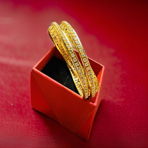 Aanandita Golden Diamond Bangle