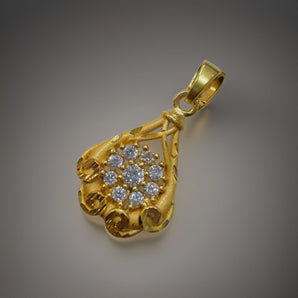 Aanandita Golden Beautiful Diamond Pendent