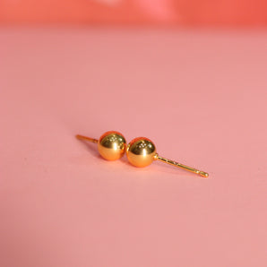 Aanandita Golden Stud Pearl Earring