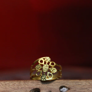 Aanandita Light Weight- Flower Ring