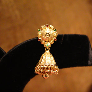 Aanandita Golden Gorgeous Jhumki Earring