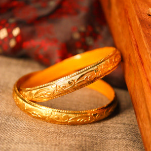 Aanandita Golden Stylish Handcrafted Bangles