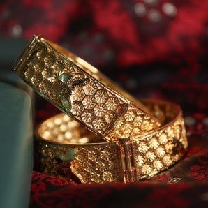 Aanandita Golden Hand Crafted Royal Bangle