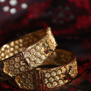 Aanandita Golden Hand Crafted Royal Bangle