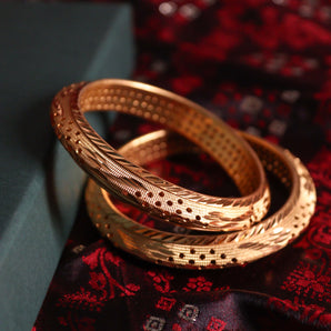 Aanandita Golden Trendy Stunning Bangle