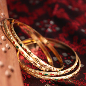 Aanandita Golden Classic Blossoming Bangle