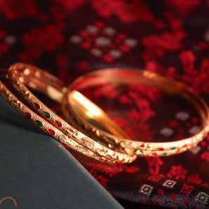 Aanandita Golden Classic Blossoming Bangle