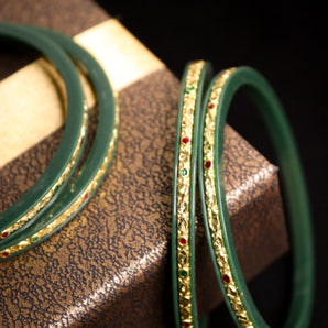 Aanandita Green Gold Dailywear Bangle