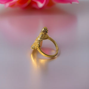 Aanandita Golden Flower Patch Beautiful Ring