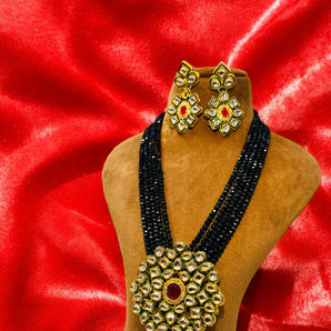 Aanandita Golden Black Kundan Necklace