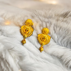 Aanandita Golden Divine Earring