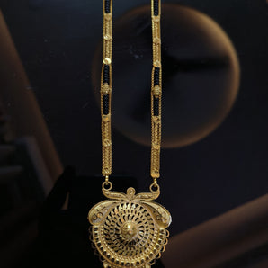 Aanandita Golden Attractive Mangalsutra