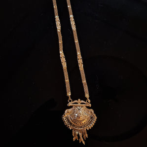 Aanandita Golden Attractive Mangalsutra