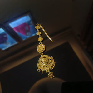 Aanandita Golden traditional gold Mangtika