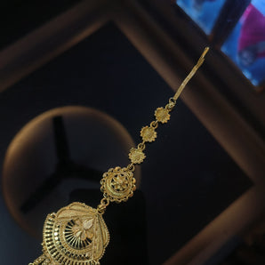 Aanandita Golden traditional gold Mangtika